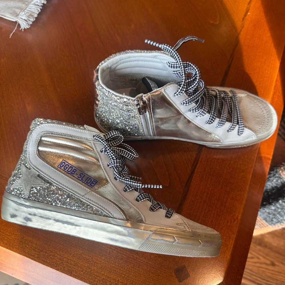 Never worn Golden Goose Mid Top Metallic Sneakers